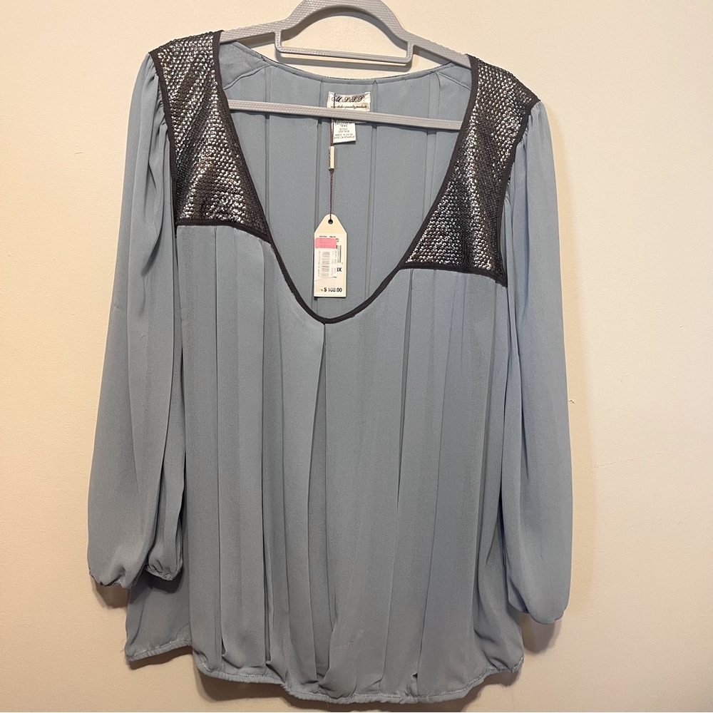 Max Studio Specialty Womens Plus Size Pleated blouse Size 3XNWT